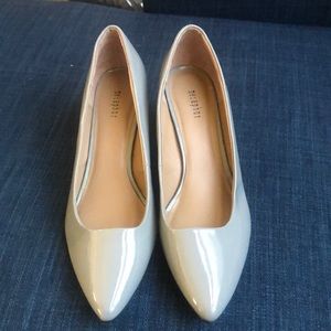 Metaphor Grey low pumps